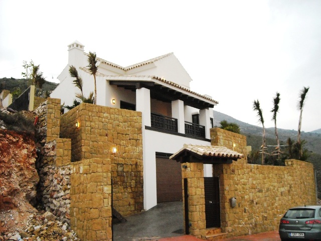 fachada (148K)